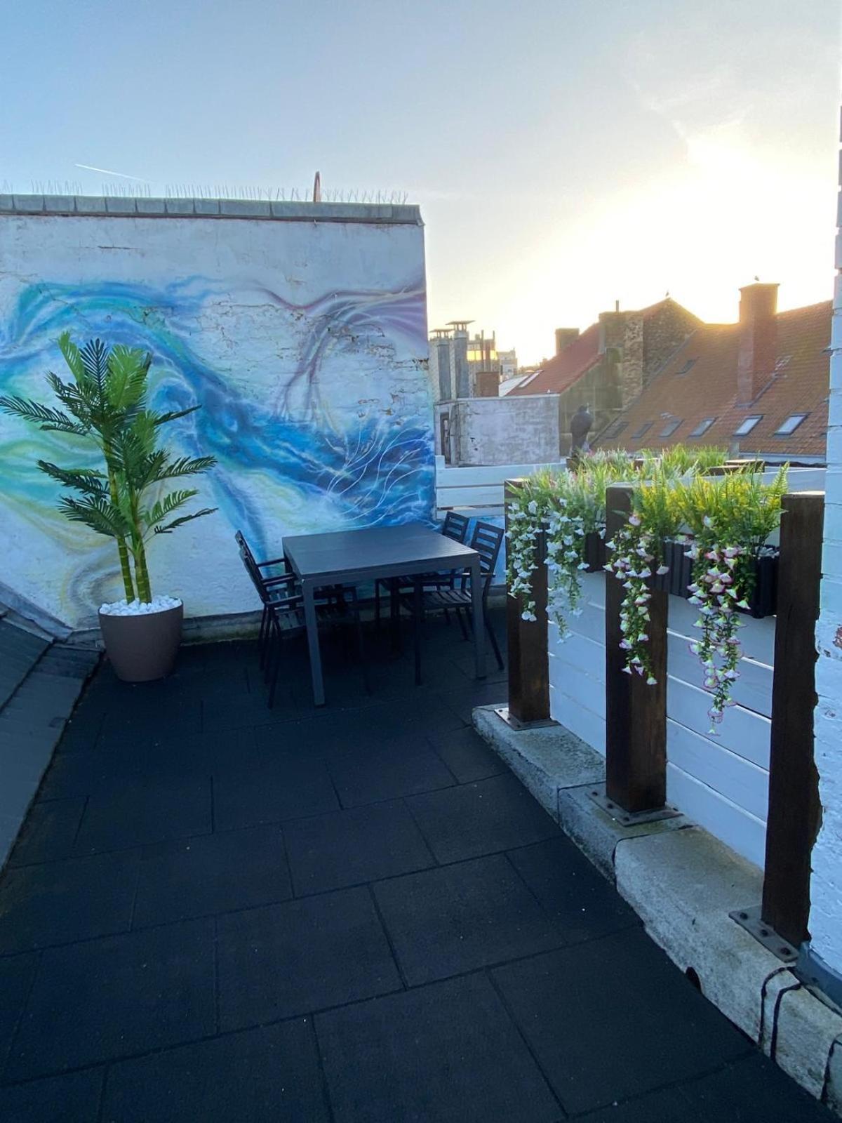 The Rooftop - A Trendy New With Airconditioning, Large Terrace & Free Parking Apartment *